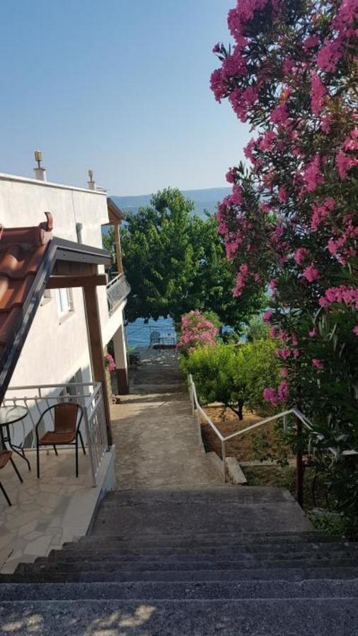Apartments Coko Omiš Exterior foto